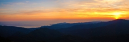 Uno splendido tramonto sul Tigullio, visto dal Monte Zatta